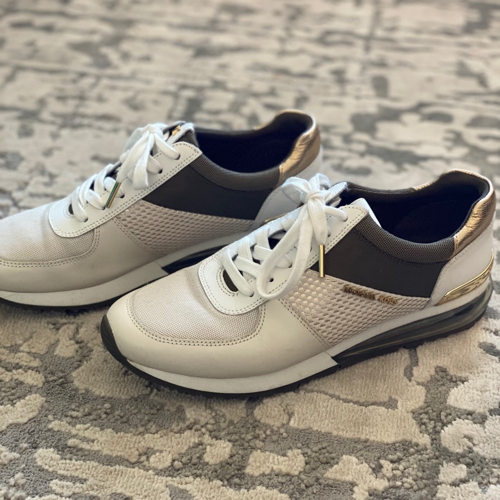 Michael Kors Allie sneaker women’s 9